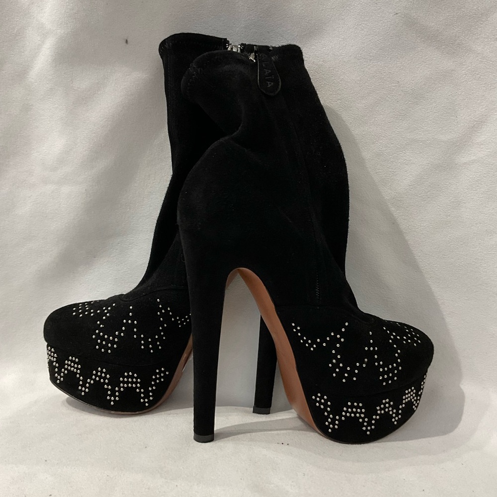 Alaïa Black Suede Studded Platform Ankle Boots - Picture 9 of 10